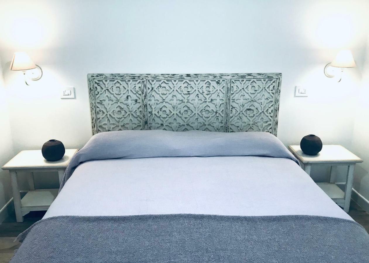 Bellhome 3 - Elegante Appartamento Nel Centro Di Бари Екстериор снимка